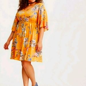 Size 0 Yellow Kimono sleeve dress